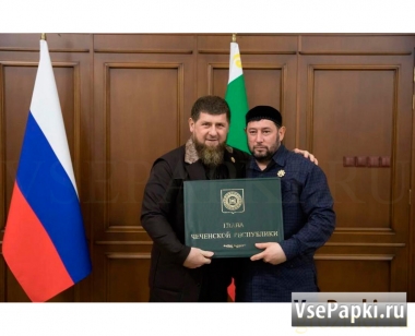 Фото: адресная папка с поздравлением в коробке V-Папка Короб - Чечня
